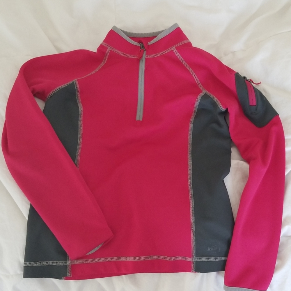 REI girls 1/4 zip tech shirt size XS (6-7)